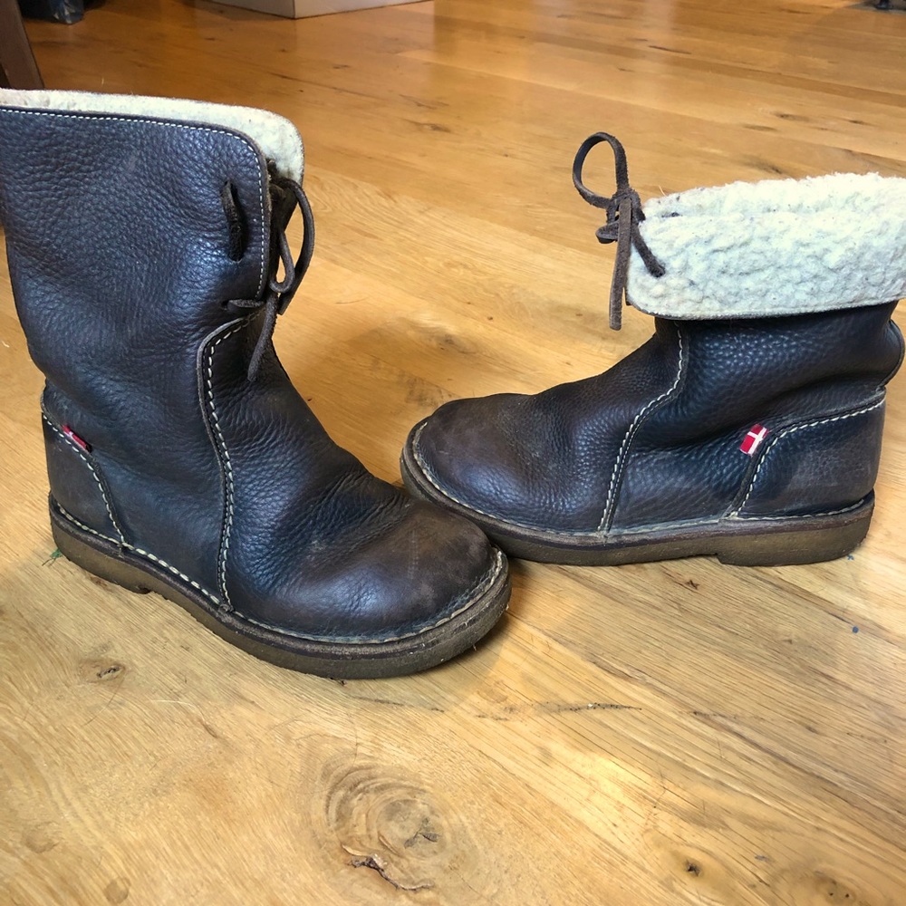Duck feet boots
